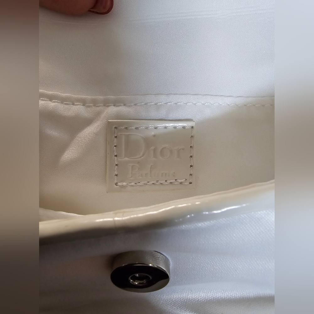 Dior Parfums White Satin Makeup Purse EUC - Picture 12 of 14